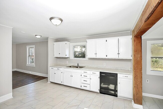 Building Photo - 209 Fairdale St