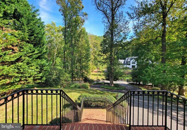 Building Photo - 1854 Valley Wood Rd