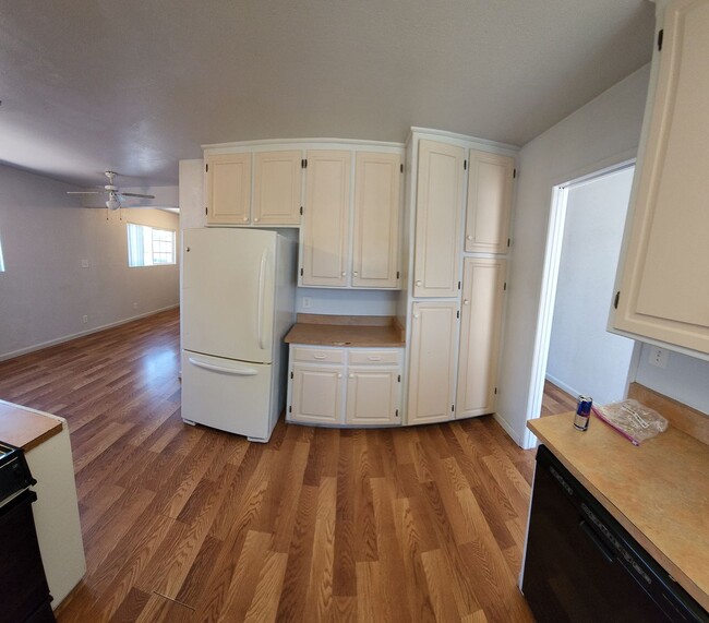 Building Photo - 4 bed 3 baths!  House ideally located close to campus, shopping, Bishop Peak
