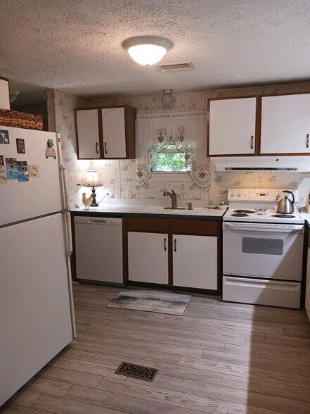 Building Photo - 381 Katie Dr