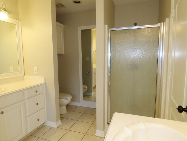 Building Photo - Gated Community in Whitehouse! Gorgeous 3 Bedroom, 2 Bath Home