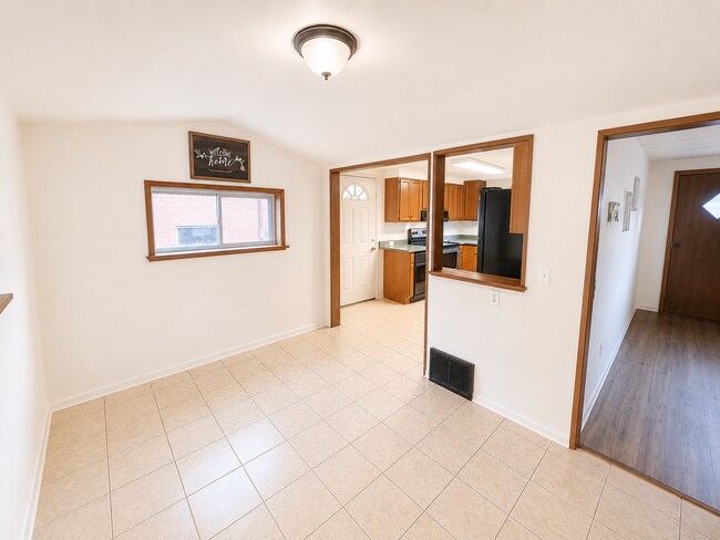 Building Photo - 1445 Hulton Rd