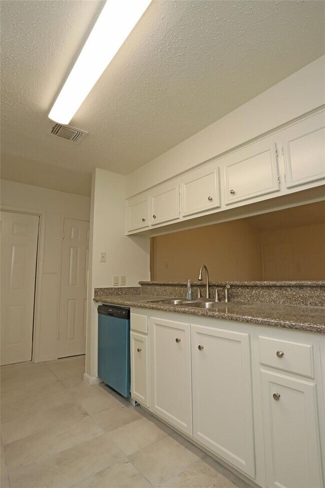 Building Photo - 5023 Monteith Dr