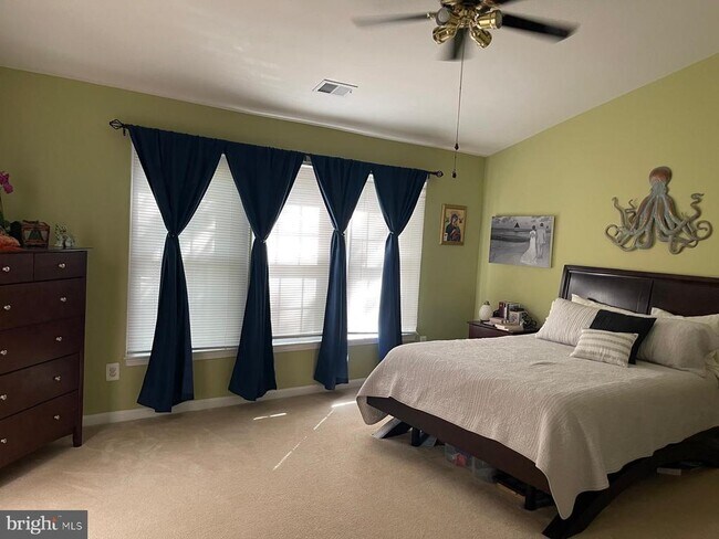 Building Photo - 4129 Trowbridge St