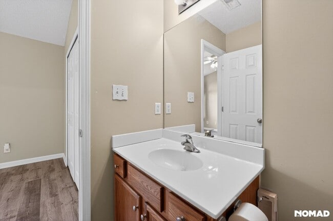 Building Photo - 6319 Sweetbay Dr