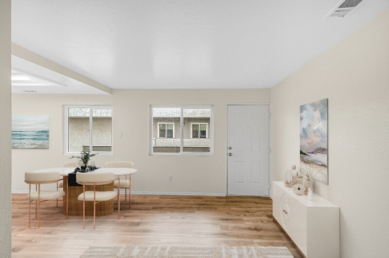 Building Photo - 1005 E Ave R