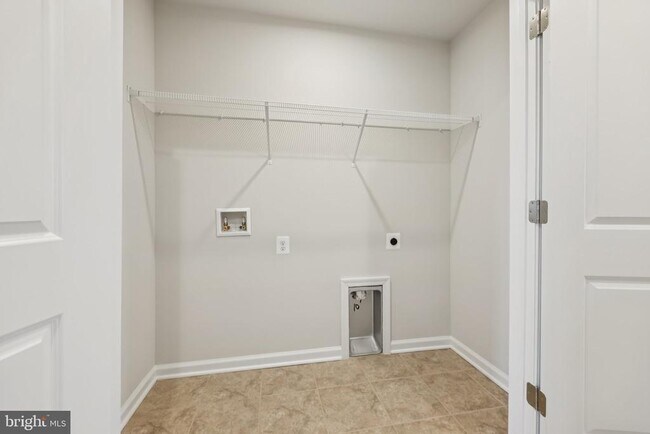 Building Photo - 8816 Selby Ct