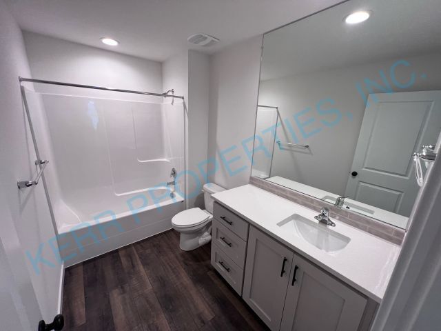 Building Photo - FREE RENT! Charming 3-Bed Home with 2.5 Baths in Serene Happy Valley – 1609 Sq Ft of Comfort!