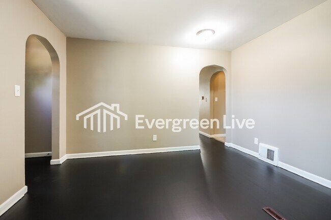 Building Photo - 1115 W 24TH St S