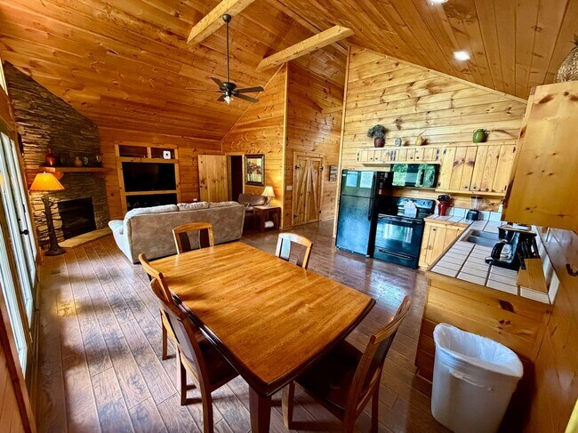 Building Photo - 3852 Katelyns Ln