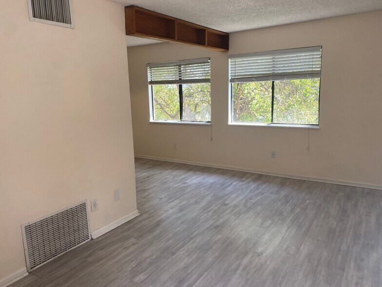 Building Photo - 1705 Heatheridge Rd