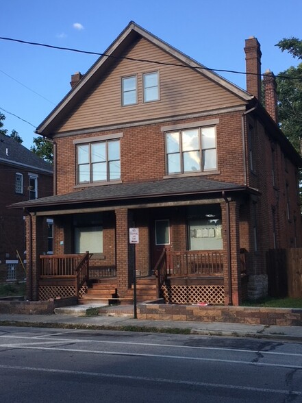 Exterior - 296 Kelton Ave