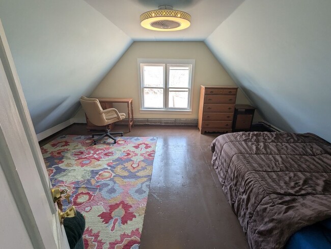 Building Photo - 107 Hawley St