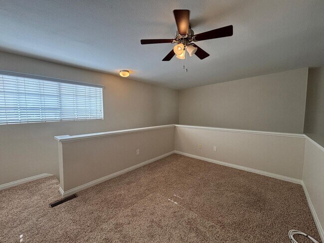 Building Photo - Beautiful 2 Bedroom 2 Bathroom Home in Woodland Hills