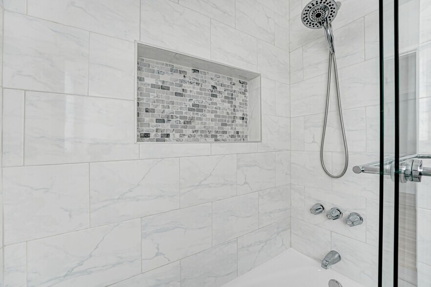 Building Photo - 505 Idaho Ave