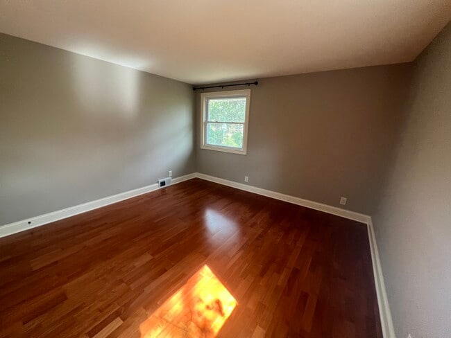 Building Photo - 9240 S 87th Ct