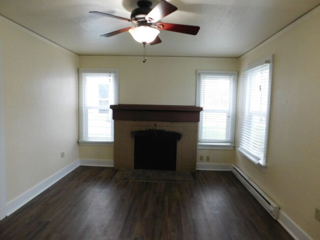 Building Photo - 2Bd/1Ba Single Story Home - Available Soon!