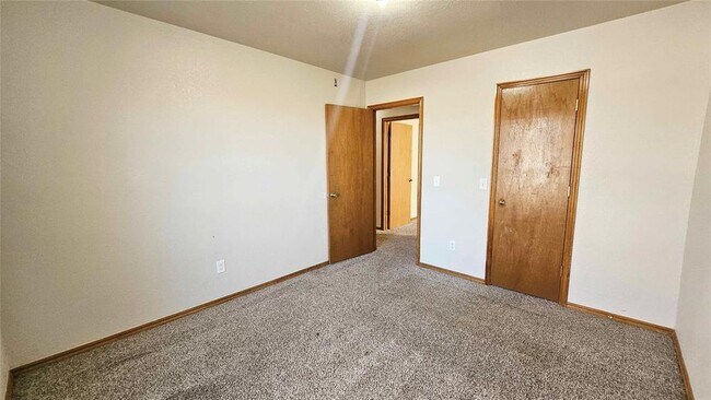 Building Photo - 4117 Gyrfalcon Dr