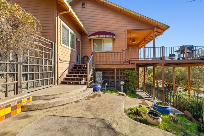 Building Photo - Amazing Apple Valley Home