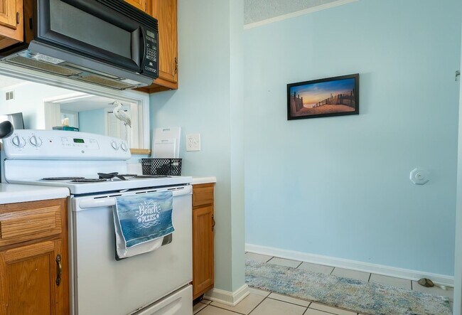 Building Photo - 302 Canal Dr