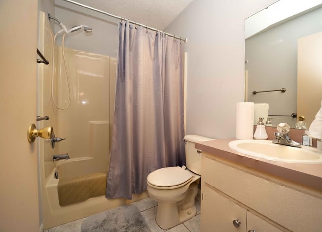 Building Photo - 2BR/2BA Villa in Whispering Pines Community