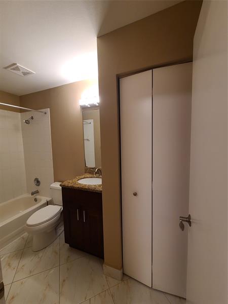 Building Photo - 1427 SW 48th Terrace