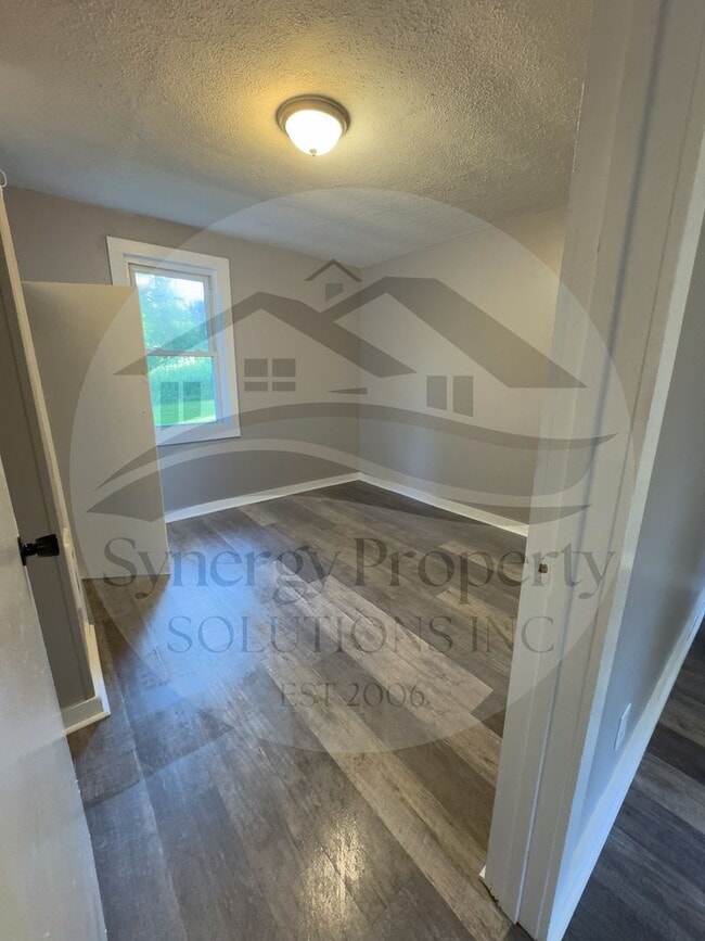 Building Photo - One Bedroom House Available Now