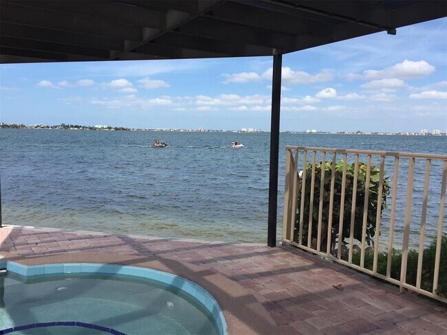 Building Photo - 6180 Sun Blvd