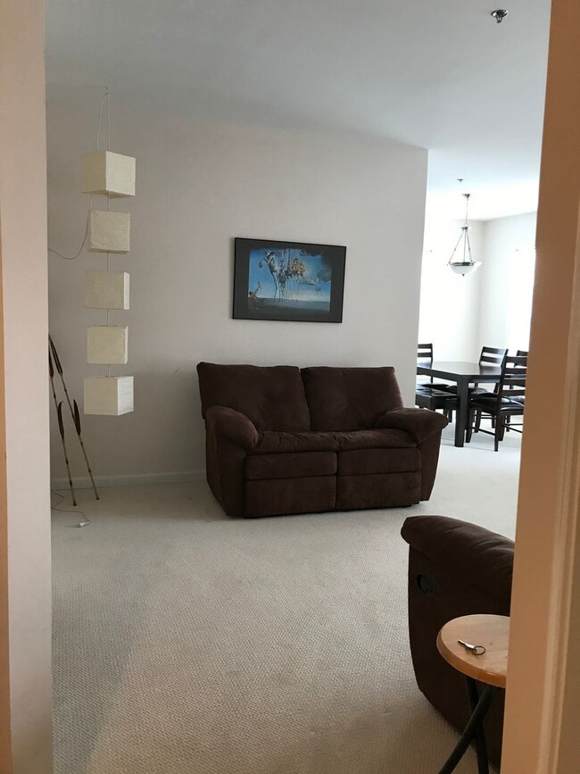 Building Photo - 260 Riverbend Drive 2 Bedroom 2 Bath Condo...