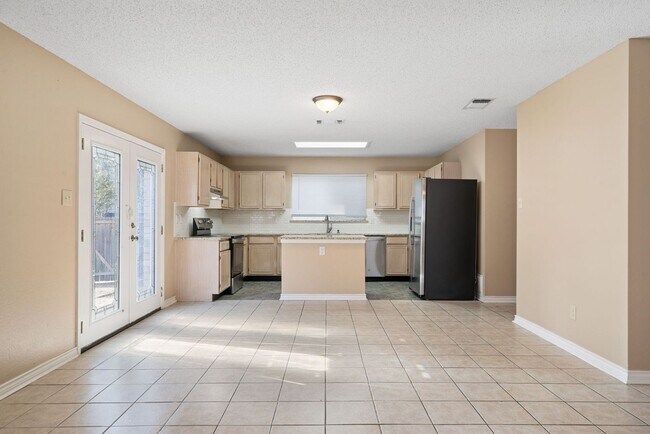 Building Photo - 4 Bedroom/2.5 Bath Redland Springs Subdivision