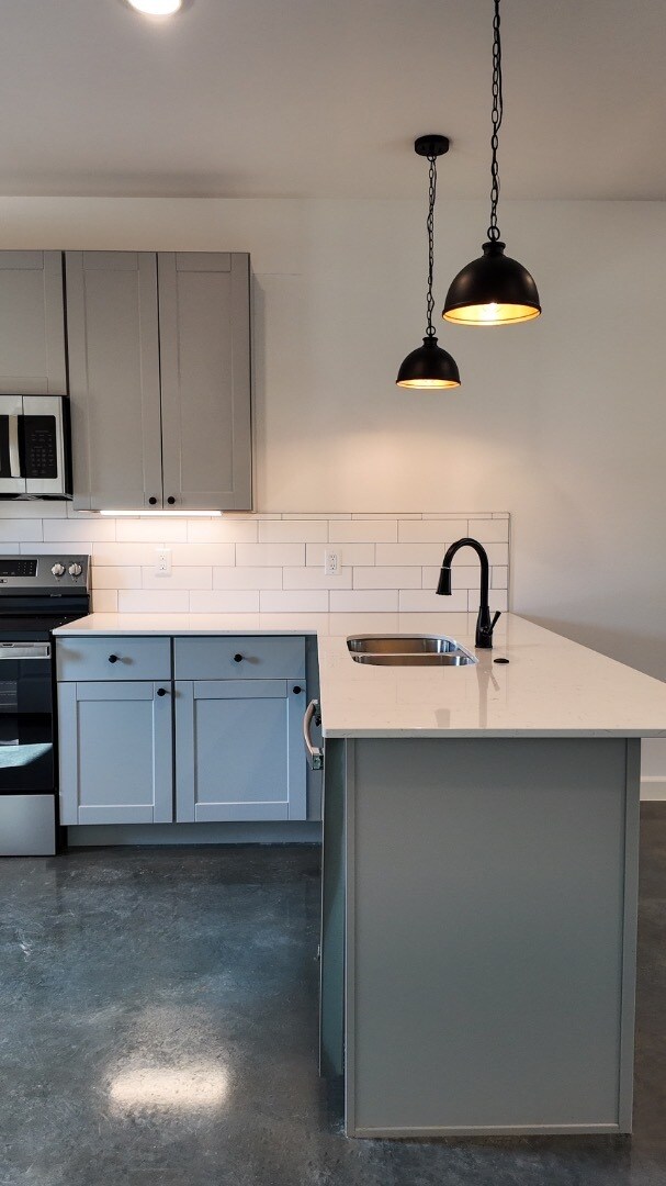 Building Photo - 1728 Rosemary Dr