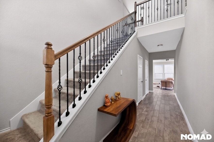 Building Photo - 417 Ln Dera Dr