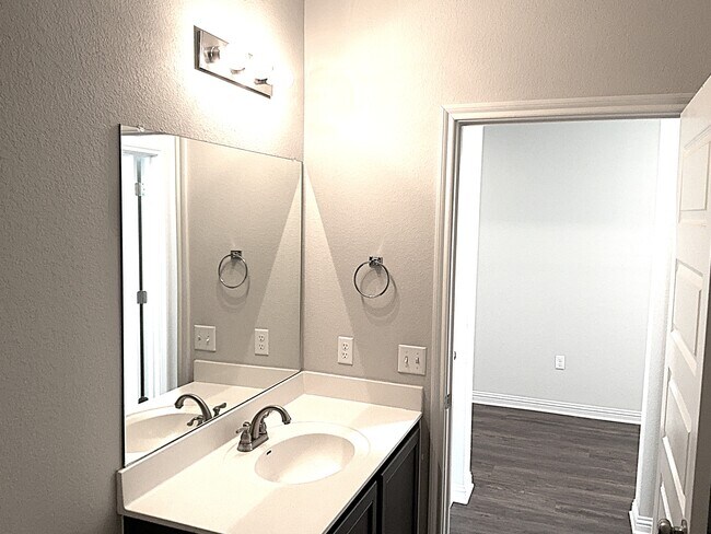 Building Photo - 5801 Kara Dr
