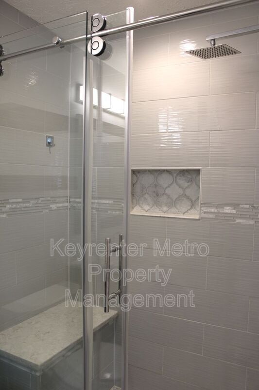 Building Photo - 9900 Prince Royal Pl