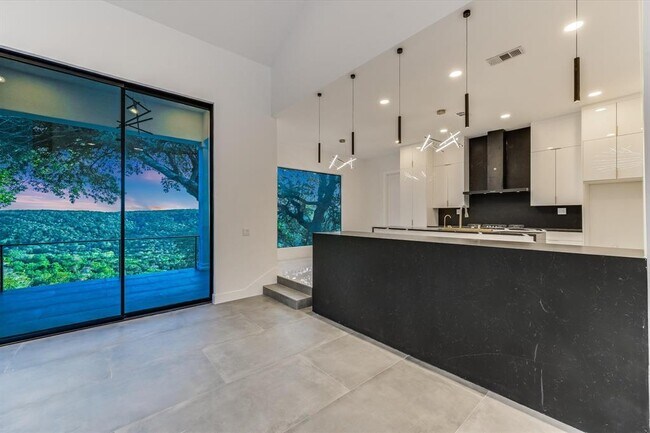 Building Photo - 9409 Bell Mountain Dr