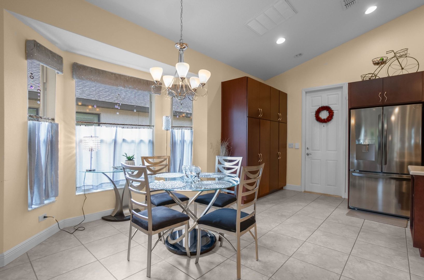 Building Photo - 1733 W Caroline Path