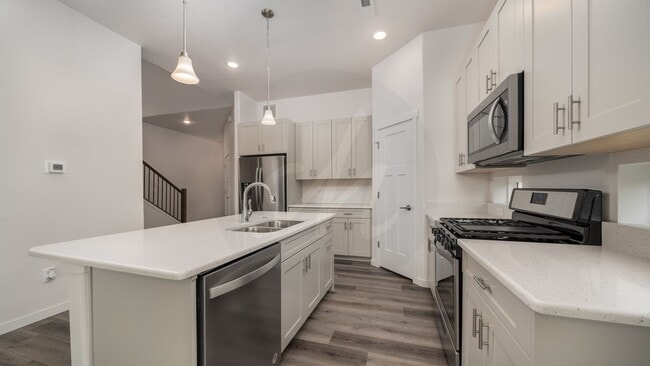 Building Photo - Westside End Unit Townhouse