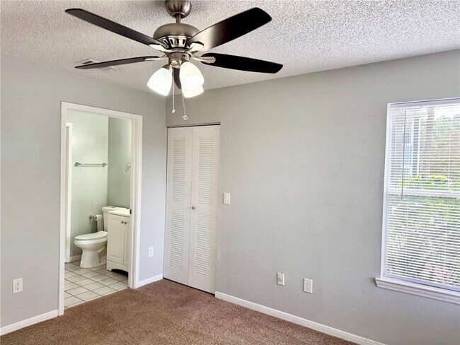 Building Photo - 2516 Grassy Point Dr