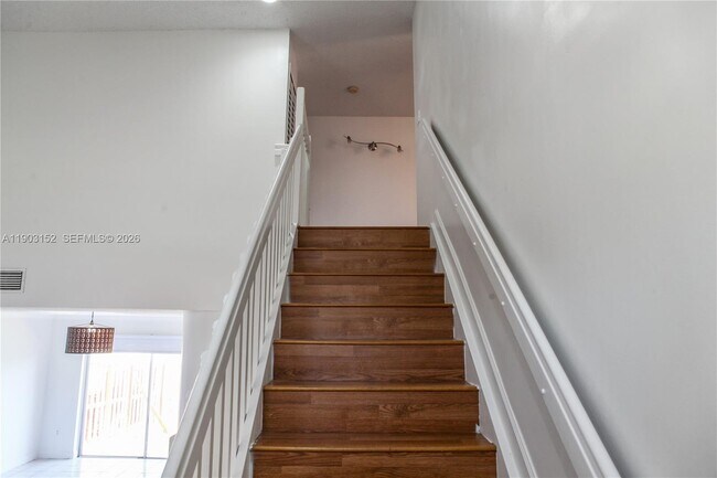 Building Photo - 985 NW 132nd Ct