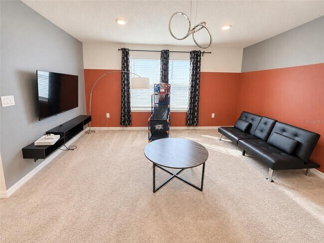 Building Photo - 7328 Oakmoss Loop