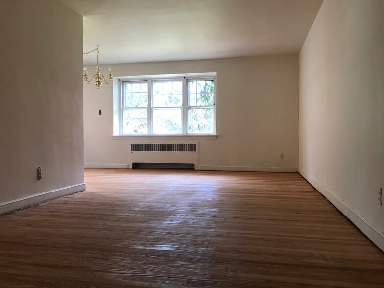 Living Room - 2444 N 50th St