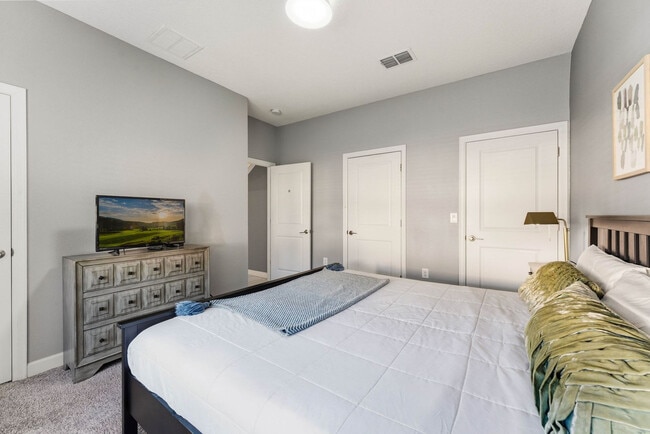 Building Photo - 8924 Stinger Dr