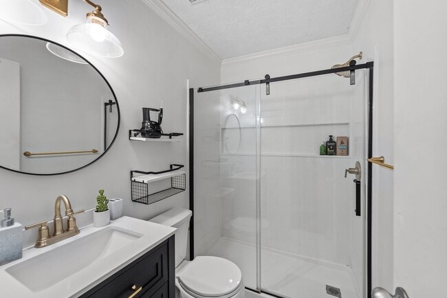 Building Photo - Battery Point Beauty – 3BR Home with Open Living & Outdoor Oasis