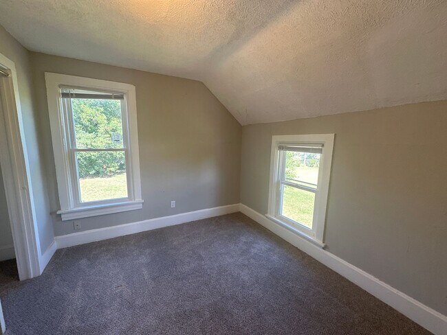 Building Photo - 761 Brooks St