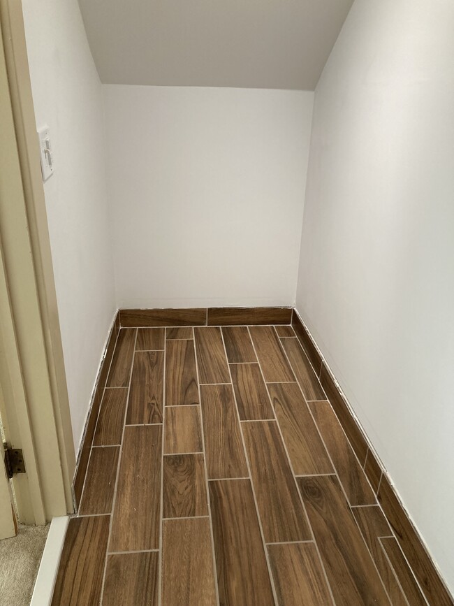 Master BR walk in closet - 107 S Logan Ave