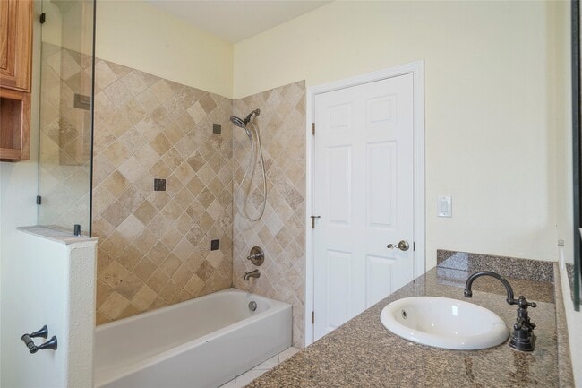 Building Photo - 1213 Wakefield Dr