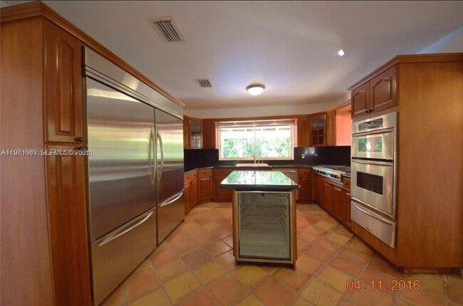 Building Photo - 510 Bird Rd