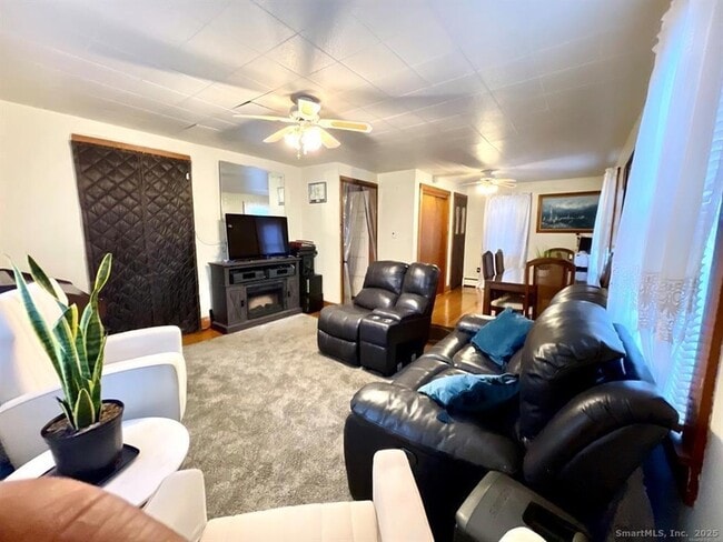 Building Photo - 131 Greenwood St