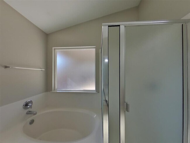 Building Photo - 347 Foster Ln