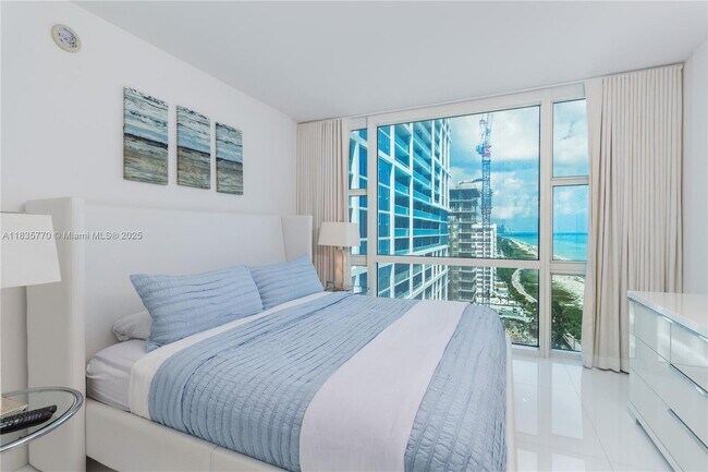 Building Photo - 6801 Collins Ave